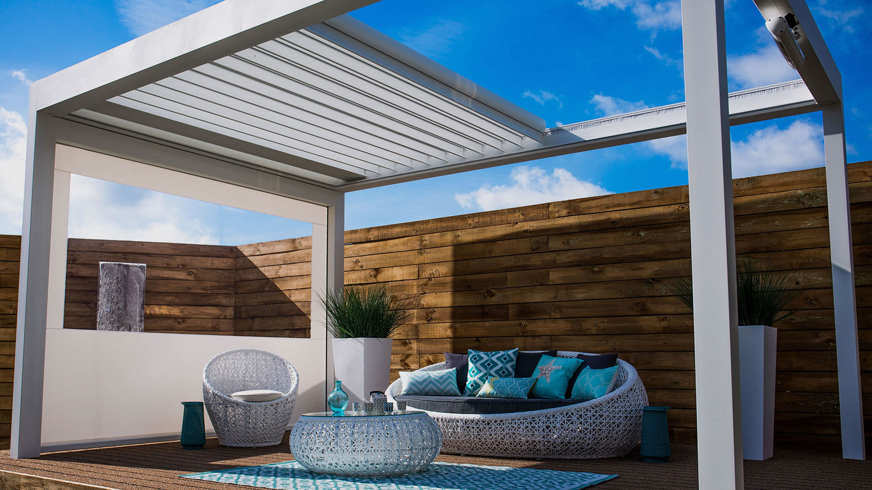 Viento Retractable Louver Roof